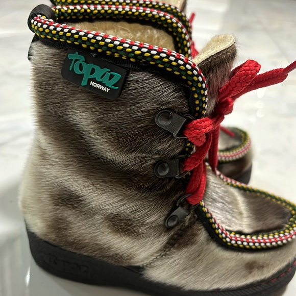 Topaz Of Norway Seal Skin Boots - Picture 4 of 10